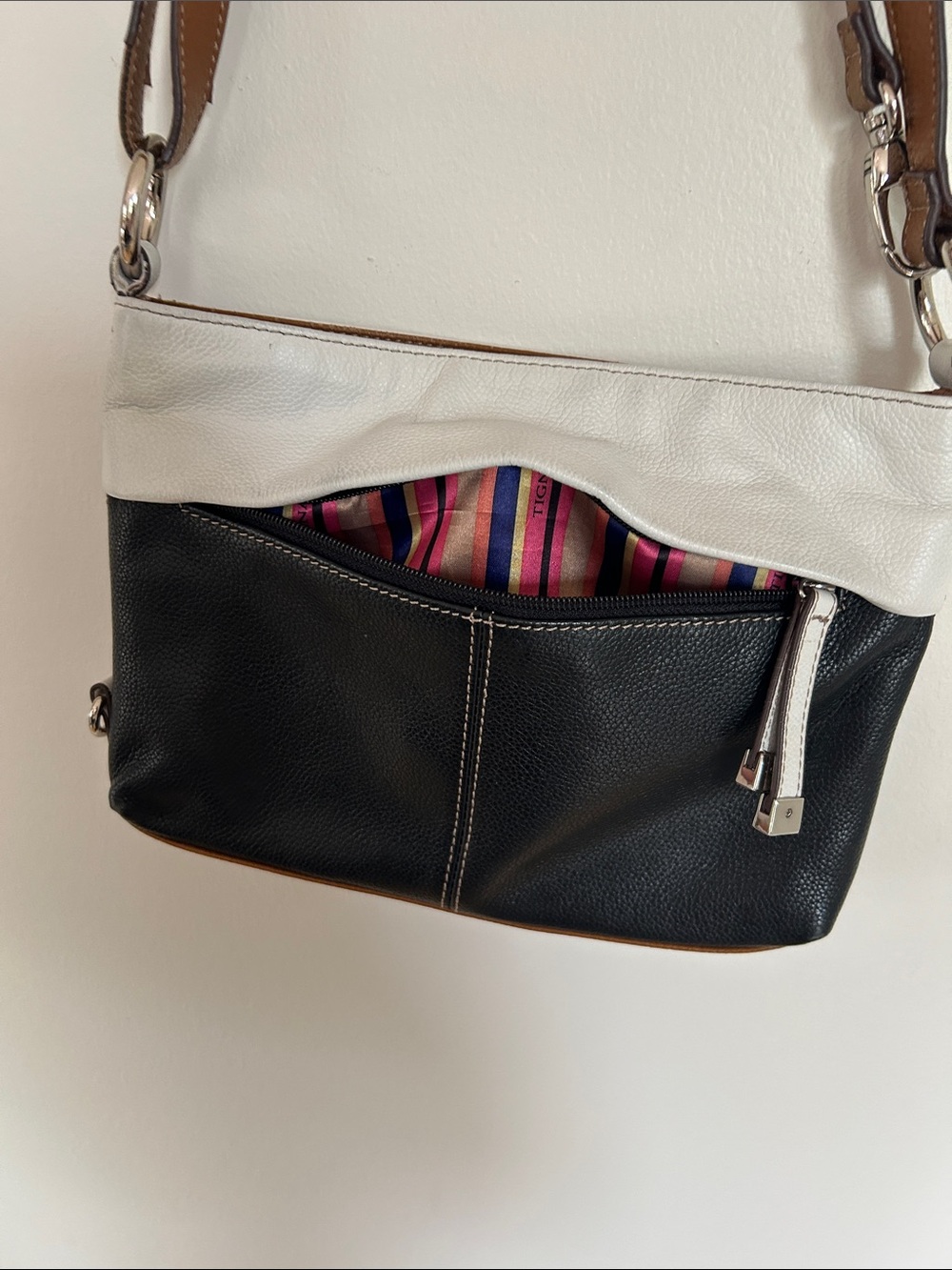 Two-Tone Black & White Leather Crossbody Bag - Picture 13 of 13